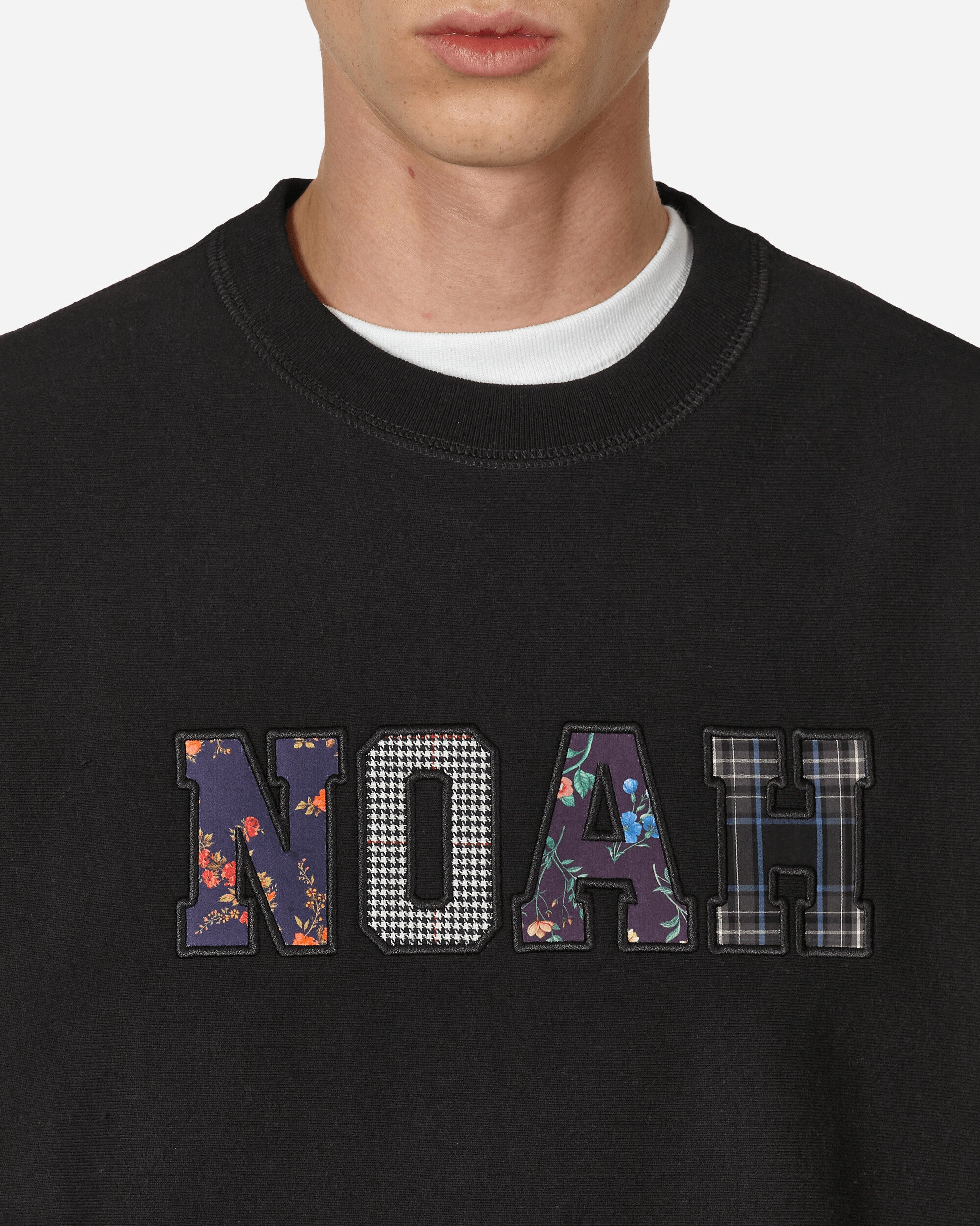 Noah Applique Logo Crewneck Black Sweatshirts Crewneck SS126FW23 BLK