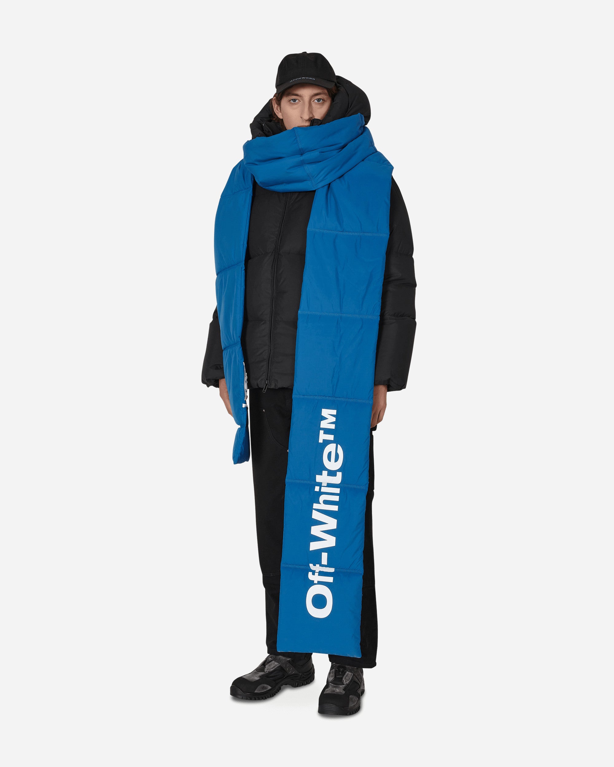 Off-White Bounce Maxi Ski Scarf Peacock Black Gloves and Scarves Scarves and Warmneck OMMA030F22KNI001 4510