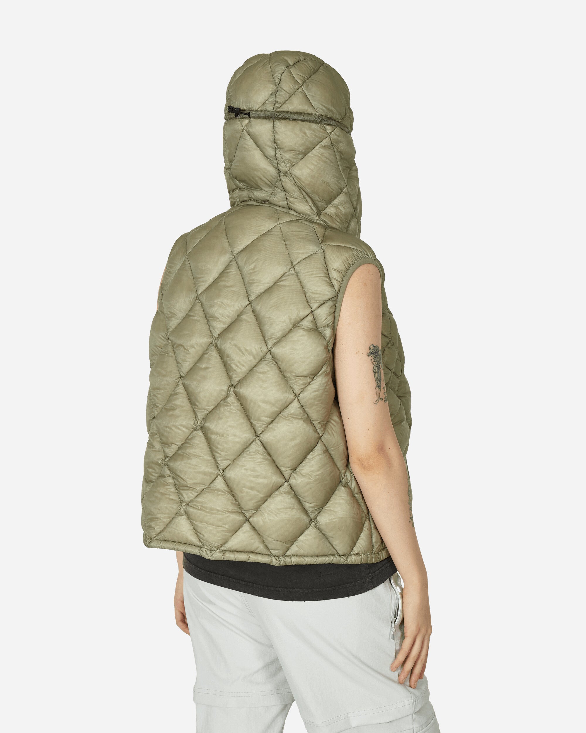 ROA Puffer Vest Grey Coats and Jackets Jackets RBMW035FA17 GRY0001